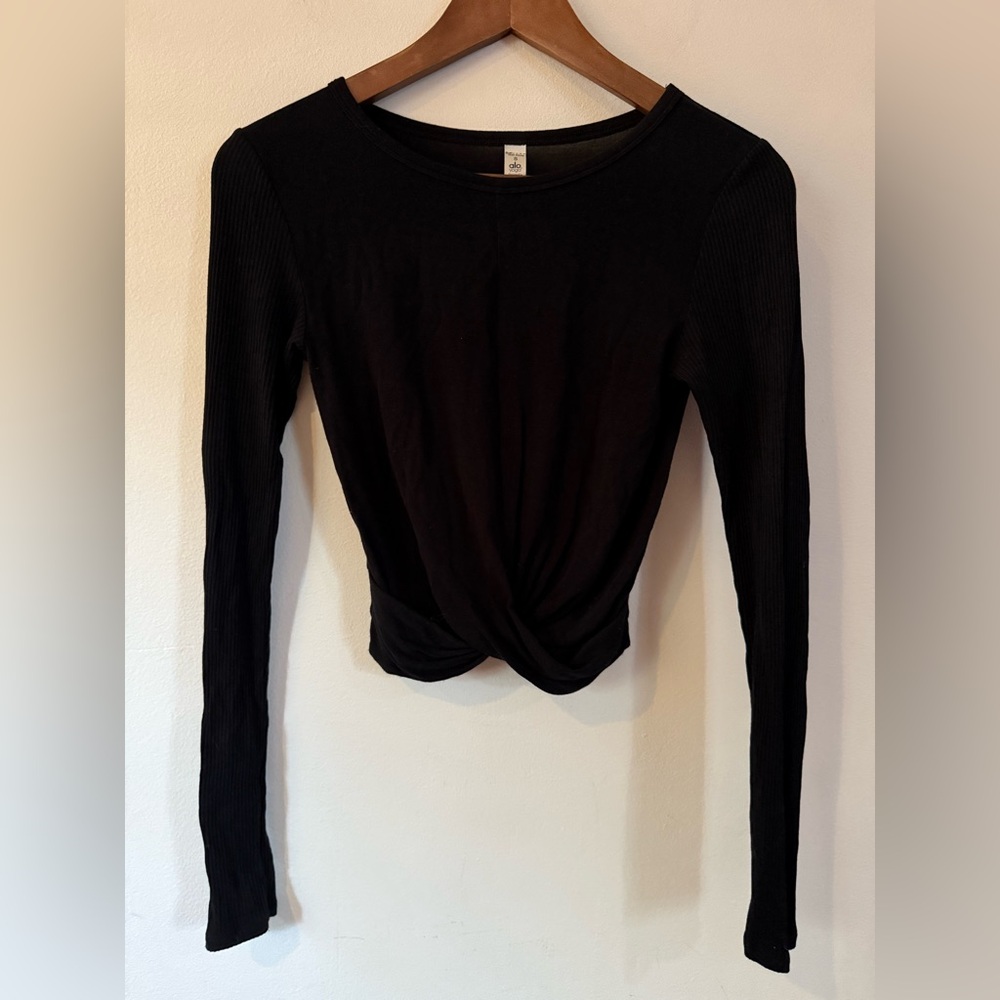 ALO Yoga Cover Long Sleeve in Black